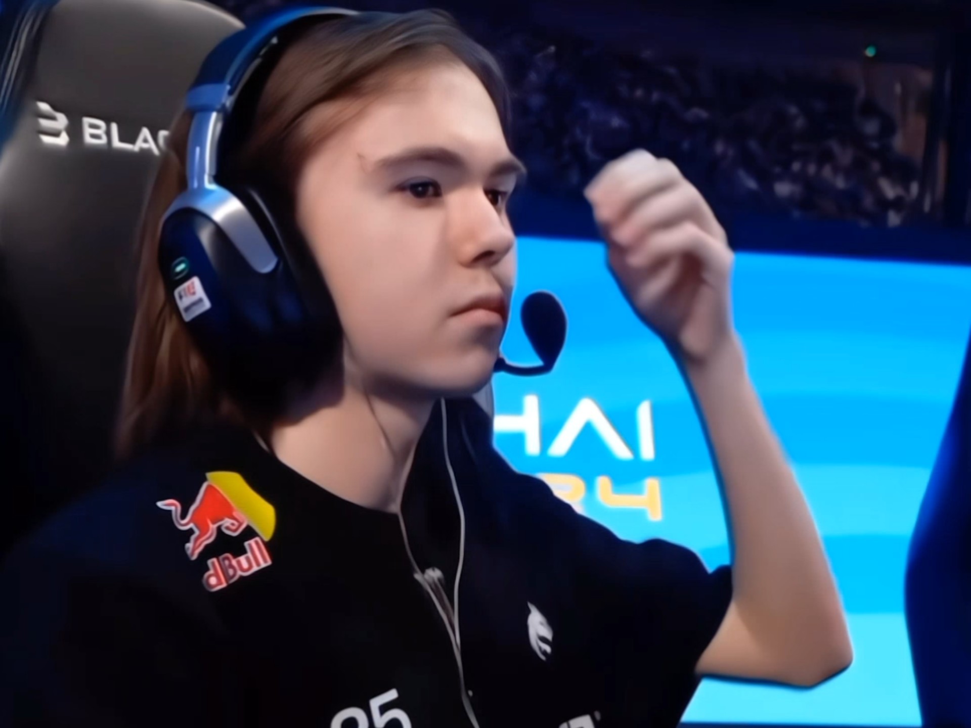 LPL夏季赛W1D3：Angel对位Scout，新人Glfs挑战Tarzan