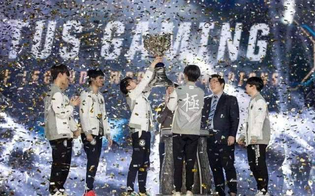LoL Esports官方：Xiaohu选手八次打进世界赛，仅缺席2020年S赛